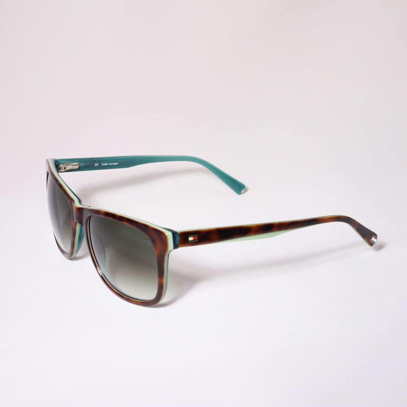 Classic Wayfarer Sunglasses — Cobble & Co